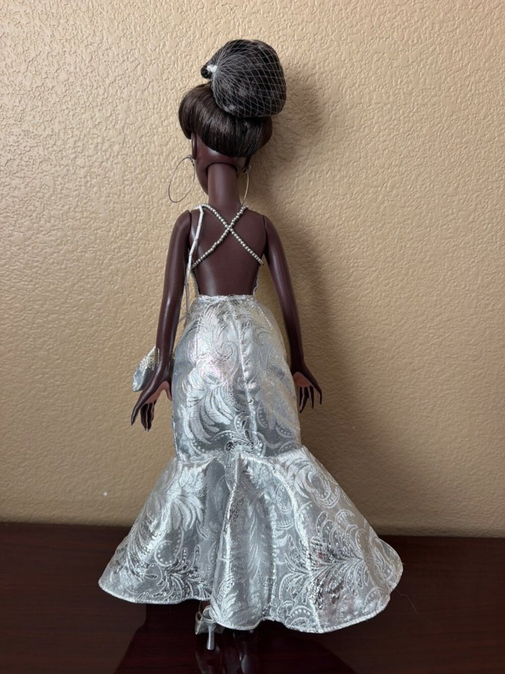 Annie Lee Sass n Class 2004 Sultry in Silver African American Doll LE 0153/2000 - Picture 3 of 17
